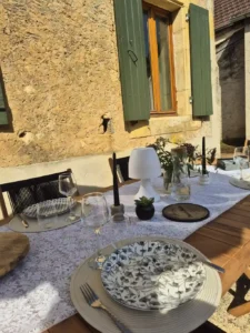 Lire la suite à propos de l’article Gîte familial avec piscine près de Sarlat : le guide complet pour des vacances réussies en Dordogne