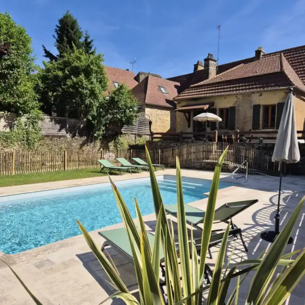 location_gite_sarlat_dordogne_monpazier_sejour_de_charme_perigord_noir_detente_villefranche_du_perigord_prats_du_perigord_gite_pierre_piscine_demeures_2