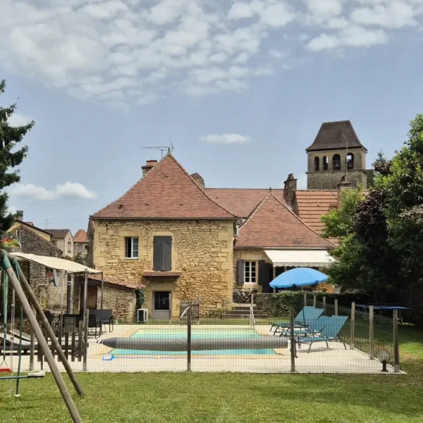 location_gite_sarlat_dordogne_monpazier_sejour_de_charme_perigord_noir_detente_villefranche_du_perigord_prats_du_perigord_gite_pierre_piscine_demeures_villa paris_face