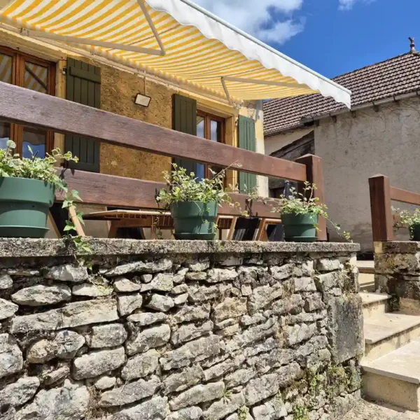 Presbytère 100location_gite_sarlat_dordogne_monpazier_sejour_de_charme_perigord_noir_detente_prats_du_perigord_gite_pierre_piscine_ demeures