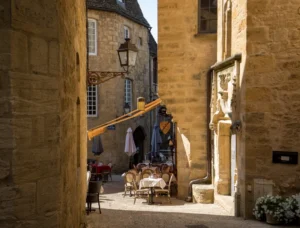 Lire la suite à propos de l’article Une Balade Inoubliable à Sarlat Depuis Votre Gîte en Périgord
